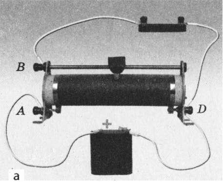 Електричне коло, що містить реостат, який працює в режимі дільника напруги. фото