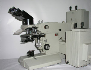 Люмінісцентний мікроскоп