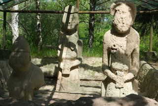 Половецькі статуї