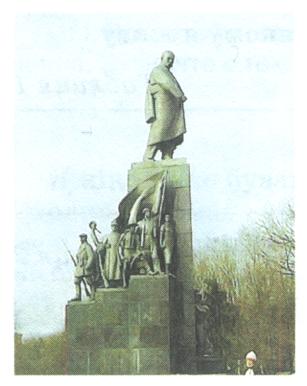 Пам'ятник Тарасу Шевченку в Харкові.jpg