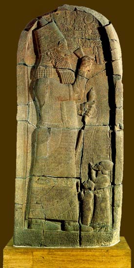 Стела в честь победы ассирийского царя Ассаргадона над Египтом и Сирией. 671 г. до н.э. Базальт