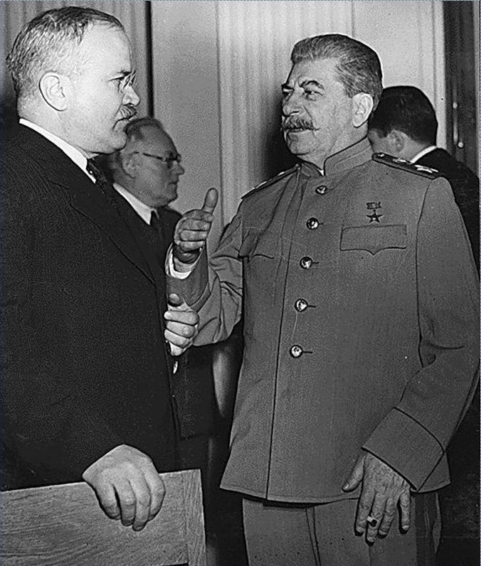 И.В.Сталин и В.М. Молотов на Потсдамской конференции