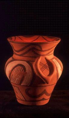 Глиняні вироби із орнаментами Трипільської культури