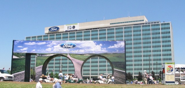 Ford Motor Company - північноамериканська автомобілебудівна компанія, виробник автомобілів під марками «Ford», «Lincoln» і Mercury.
