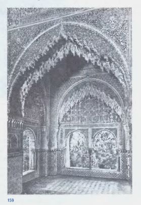 Балкон Дарахи в Зале двух сестер. XIII–XIV вв. Альгамбра. Гpaнaдa